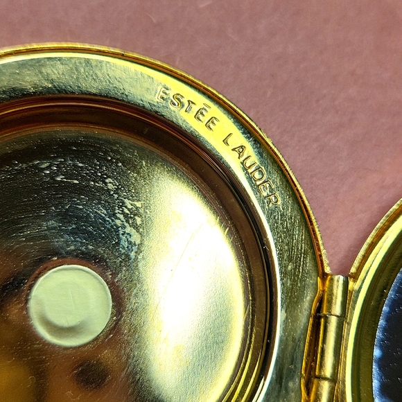 Mirrored Compact - Picture 5 of 5